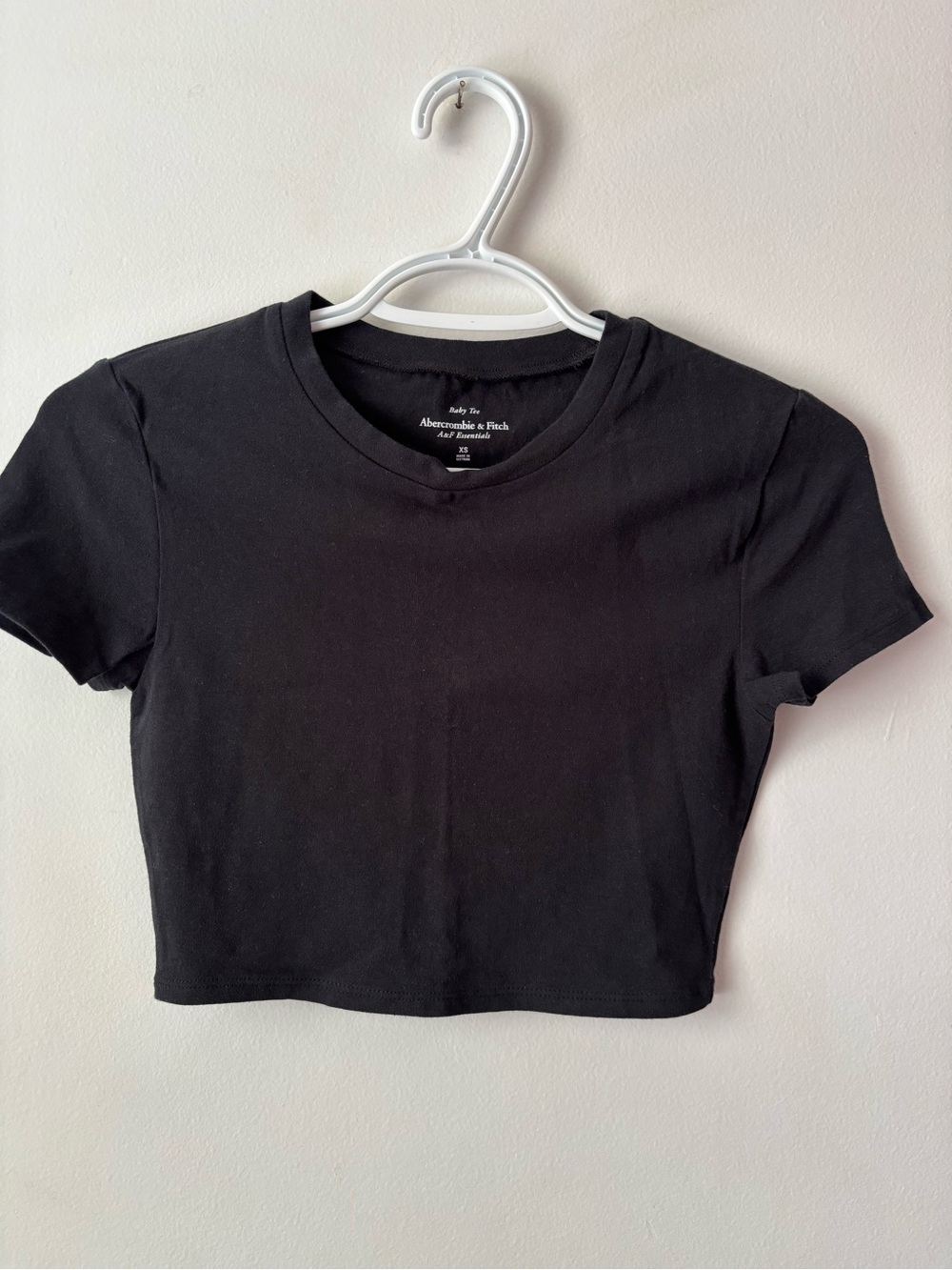 Abercrombie Essential Ultra Cropped Baby Tee